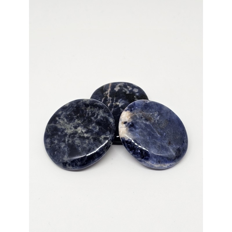 Pierre plate Sodalite – Clarté mentale, intuition et chakra de la gorge
