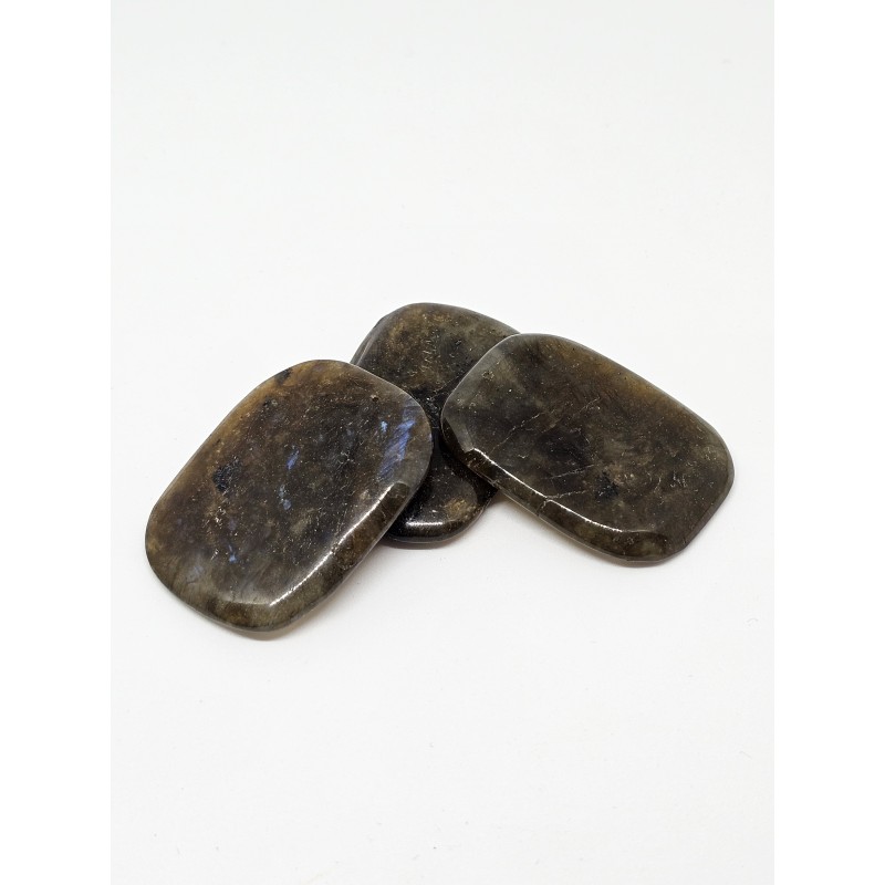 Pierre plate Labradorite – Protection énergétique et développement de l’intuition