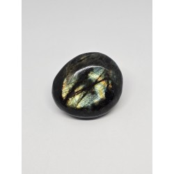 Galet Labradorite – Protection, intuition et équilibre