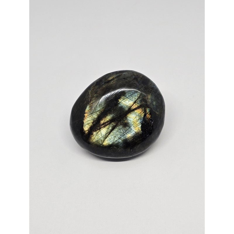 Galet Labradorite – Protection, intuition et équilibre