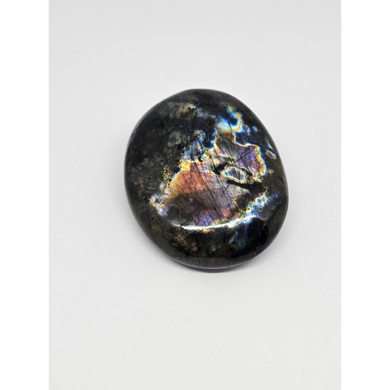 Galet Labradorite – Protection, intuition et équilibre