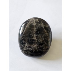 Galet Pierre de lune noire – Intuition, protection et équilibre