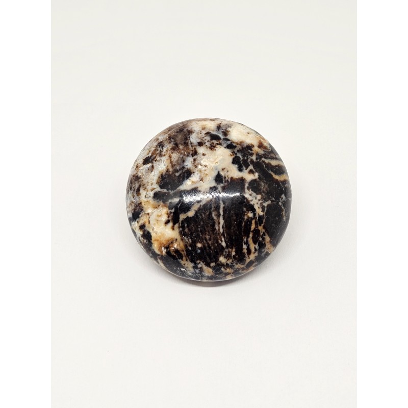 Galet Opale noire – Protection, intuition et transformation